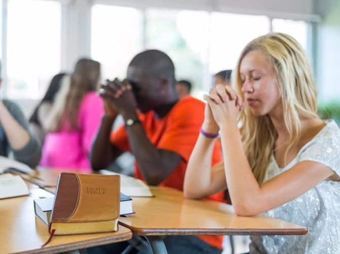Oración para Pasar un Examen