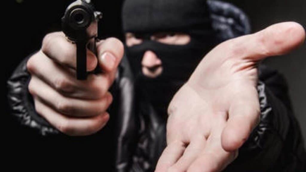 ¿QUÉ SIGNIFICA SOÑAR QUE TE ASALTAN?: INTERPRETACIÓN